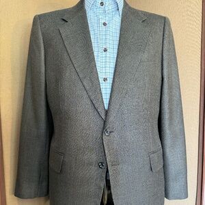 Size 40 Brown / black mini checkered 2 button jacket